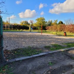 Boisko do piłki plażowej na Placu Zabaw